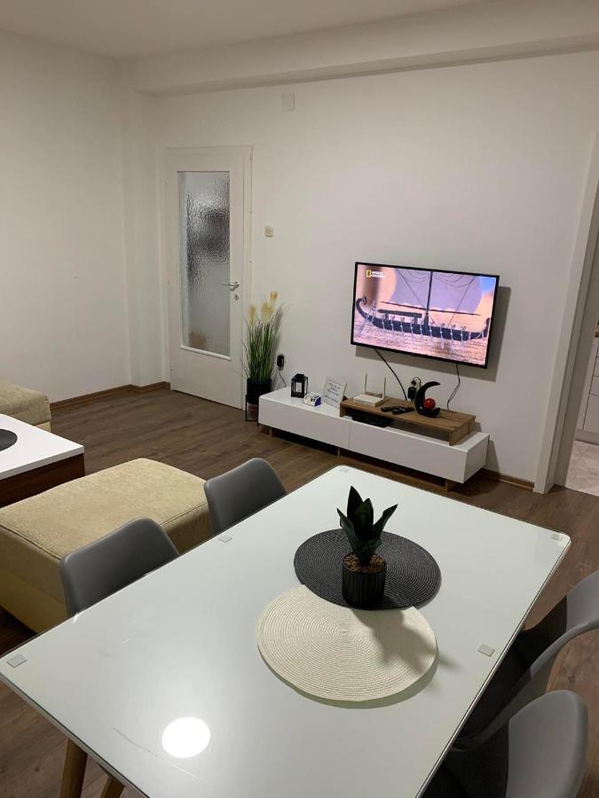 Ferienwohnung Mar Lux Kumanovo Exterior foto