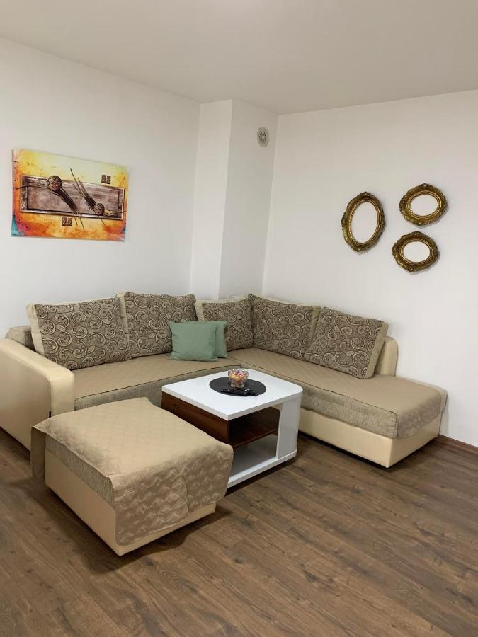 Ferienwohnung Mar Lux Kumanovo Exterior foto