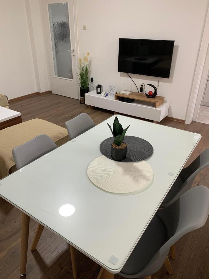 Ferienwohnung Mar Lux Kumanovo Exterior foto