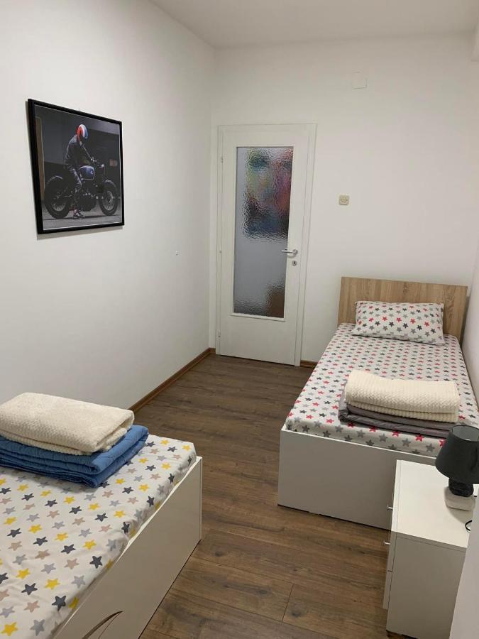 Ferienwohnung Mar Lux Kumanovo Exterior foto