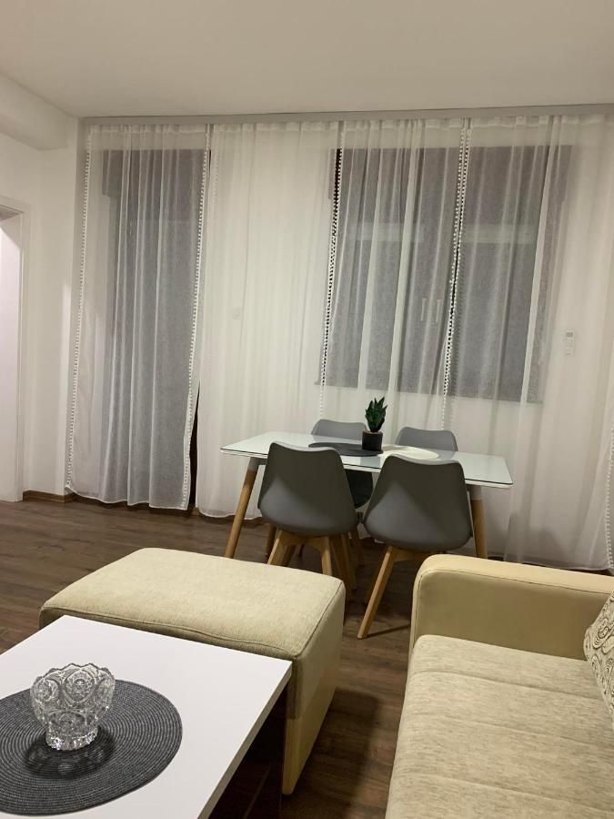 Ferienwohnung Mar Lux Kumanovo Exterior foto