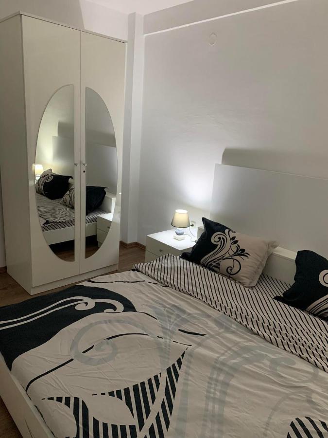 Ferienwohnung Mar Lux Kumanovo Exterior foto
