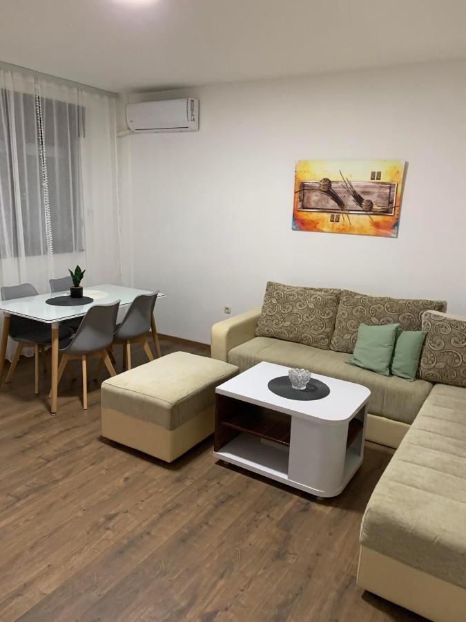 Ferienwohnung Mar Lux Kumanovo Exterior foto
